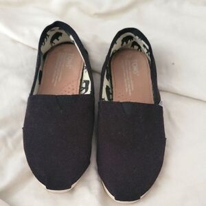TOMS Women's Black Slip-On Shoes